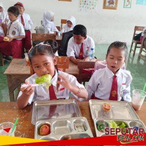 Program Makan Siang Gratis Tiba di SD Negeri Jatilor, Murid-Murid Senang dan Antusias