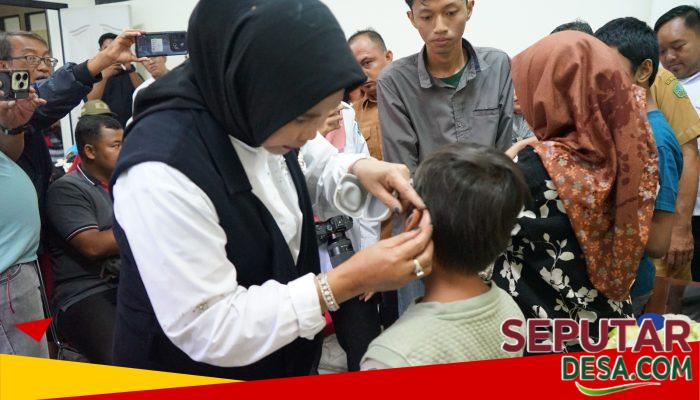 Wabup Sidoarjo Serahkan Alat Bantu Dengar kepada 27 Penerima Manfaat