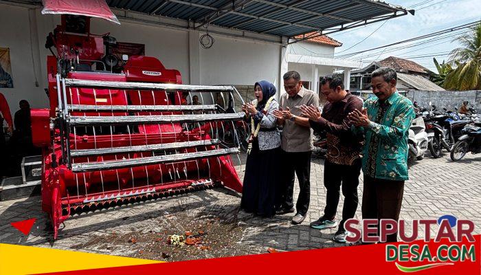 Wabup Sidoarjo Serahkan Mesin Pertanian dan Subsidi Sawah untuk Petani Desa Tarik
