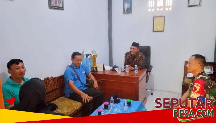 Babinsa Koramil 0819/09 Lumbang Pererat Sinergi dengan Perangkat Desa melalui Komsos
