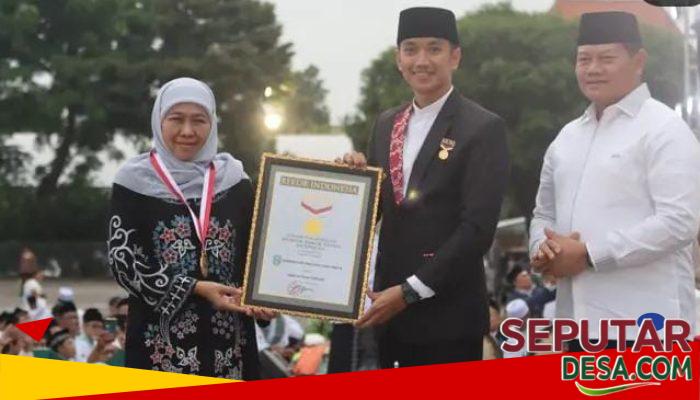 Jatim Berkah! Khofifah Pimpin Buka Bersama 20 Ribu Jamaah di Al-Akbar, Sukses Pecahkan Rekor MURI!