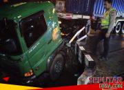 Truk Kontainer Tabrak Motor yang Berhenti di Pinggir Jalan di Kudu Jombang, Pengendara Dilarikan ke Rumah Sakit