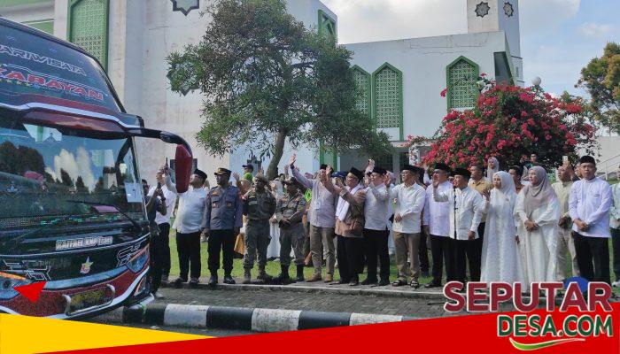 Bupati Dian Lepas Ratusan Jemaah Calon Haji Kloter 8 Kuningan