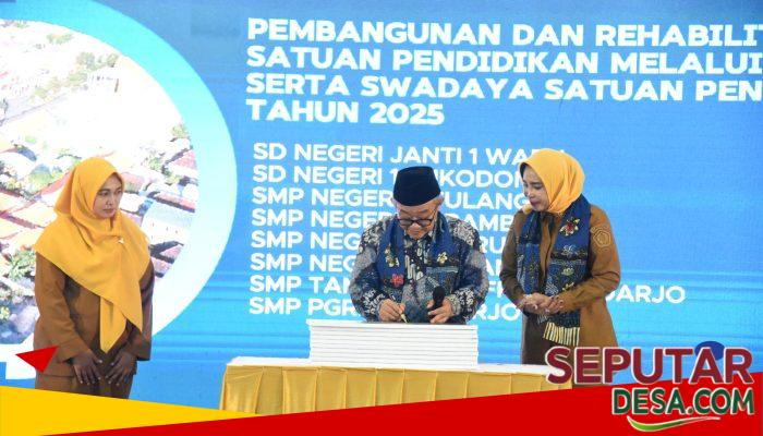 Pemerintah Pusat Revitalisasi 45 Sekolah di Sidoarjo, 1.577 Smartboard Disalurkan