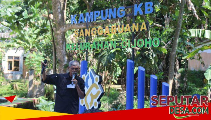 Jadi Simbol Gotong Royong Warga, Bupati Resmikan Tugu Kampung KB Sangga Buana Cijoho Kuningan