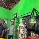 Bupati Sidoarjo Subandi Sidak Desa di Wonoayu: Atap Rumah Bambu Milik Warga Bocor Langsung Dibedah!