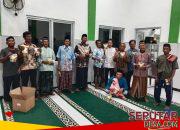 Jamaah Kajian Rutin Malam Jumat Masjid Baitul Jannah Terima Pembagian Abon Sapi dari LAZ Solo Peduli