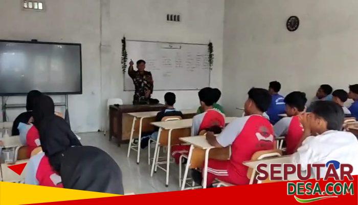 Serma Ferry Isi MPLS di SMK Salafiah Wrati, Bekali Siswa dengan Wasbang dan LBB