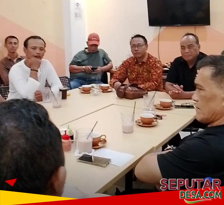 Foto : Suasana Rapat.