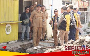 Tinjau Pembangunan Jalan Bluru Kidul, Bupati Subandi Minta Kontraktor Serap Pekerja Lokal dan Selesai Tepat Waktu