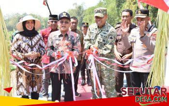 Peresmian Jembatan Gantung Perintis Garuda di Desa Cingkrong
