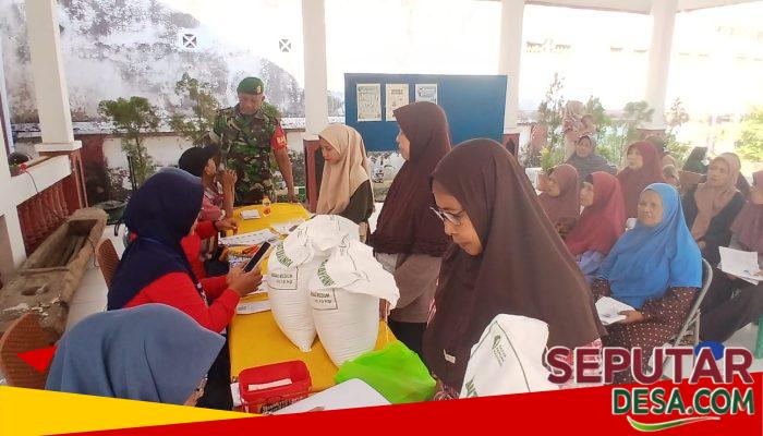 Demi kelancaran, Babinsa Dampingi Pembagian Bantuan Pangan Bulog 