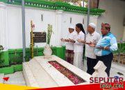 Ziarah ke Makam KH Wahab Hasbullah, Cak Shodiq Monata dan Tokoh Jombang Perkuat Silaturahmi
