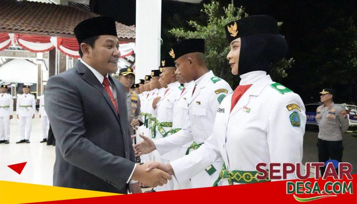 Pengukuhan 77 Anggota Paskibraka Sidoarjo, Bupati Subandi: Jadilah Penerus yang Menjaga Kehormatan Bangsa