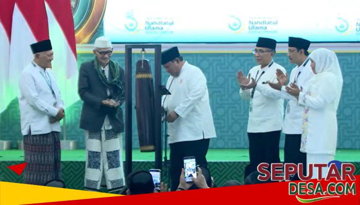 Terima KartaNU dan Pukul Kentongan, Prabowo Resmi Tutup Muktamar Ke-35 NU