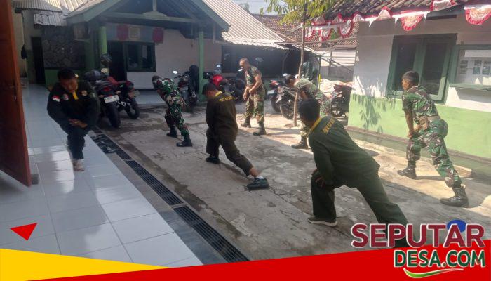 Tingkatkan Kebugaran dan Kesiapsiagaan, Anggota Koramil Pohjentrek Laksanakan Garjas dan Pencak Silat Militer