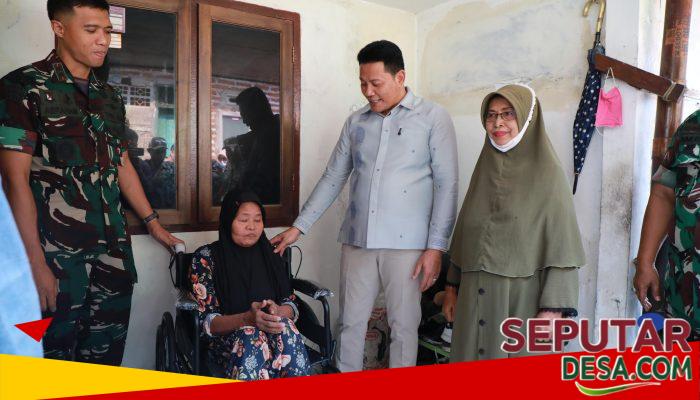 Bupati Subandi Bantu Kursi Roda untuk Tiga Warga Wonoayu, Warga Ungkapkan Rasa Senang