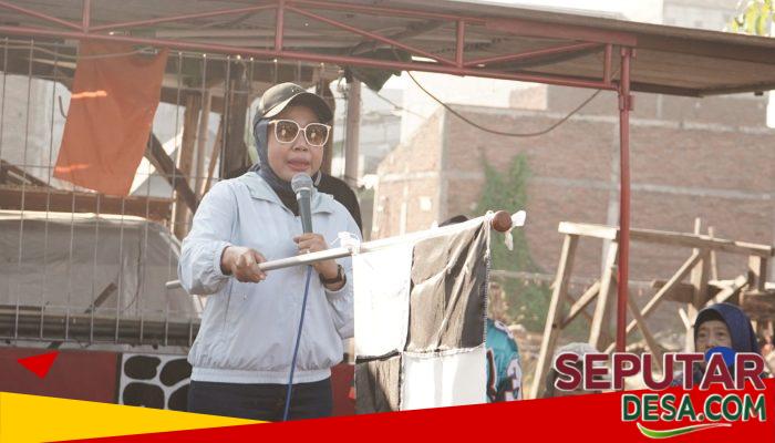 Sriatun Subandi Berbaur dengan Ribuan Peserta Jalan Sehat di Desa Pabean Sedati