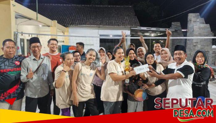 Final Sengit! RW 04 A Tundukkan RW 09 A 3–2, Juara Voli Plastik Hari Jadi Desa Podoroto ke-620
