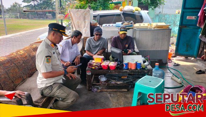 Babinsa Pandaan Dampingi Penyaluran Bantuan untuk Korban Kebakaran di Kutorejo