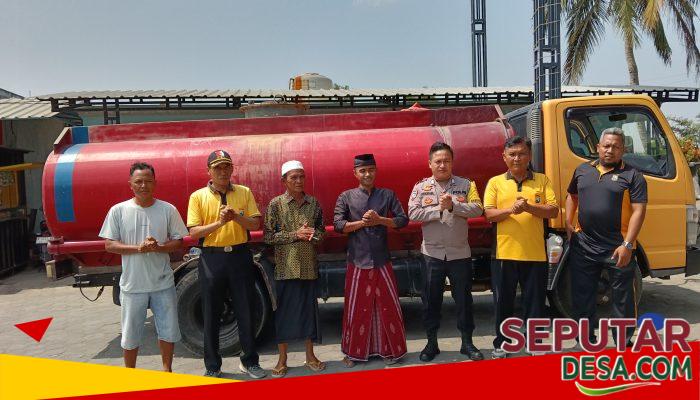 Jumat Berkah, Polsek Karangpenang Bantu Air Bersih untuk Jemaah Masjid Baitur Rohmah