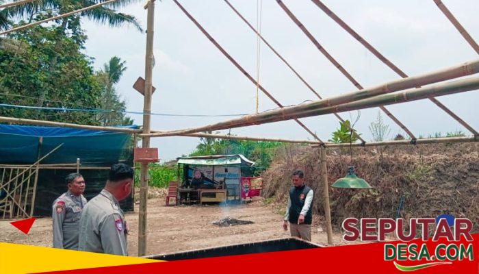 Polisi Bongkar Bekas Arena Sabung Ayam di Poncokusumo, Malang